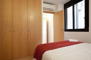 Large Guell Apartment