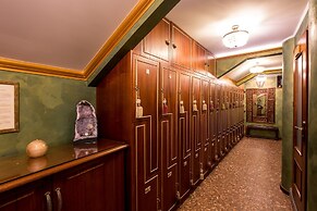 GOLDEN ROYAL Boutique hotel & Spa