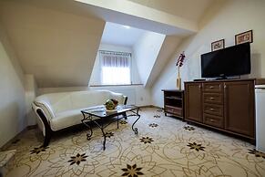 GOLDEN ROYAL Boutique hotel & Spa