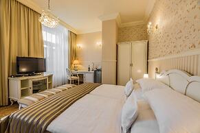 GOLDEN ROYAL Boutique hotel & Spa