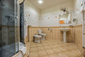 GOLDEN ROYAL Boutique hotel & Spa