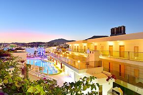 Tropicana Beach Hotel