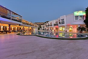 Tropicana Beach Hotel