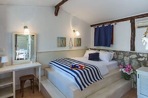 Nautical Hotel Adults Only +14