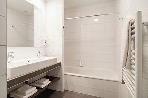 YAYS Amsterdam Prince Island by Numa