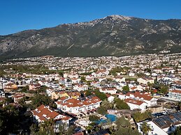 The PINEHILL Hotel & Suites