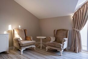 The PINEHILL Hotel & Suites