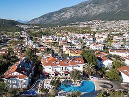 The PINEHILL Hotel & Suites