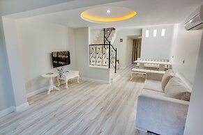 The PINEHILL Hotel & Suites