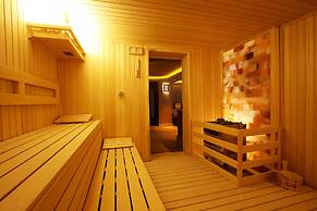 The PINEHILL Hotel & Suites