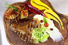 The PINEHILL Hotel & Suites