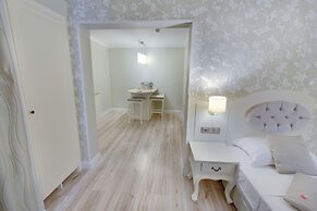 The PINEHILL Hotel & Suites