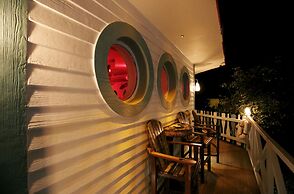 The PINEHILL Hotel & Suites