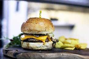 The PINEHILL Hotel & Suites