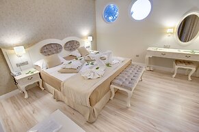 The PINEHILL Hotel & Suites