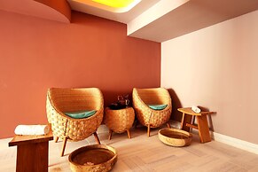 The PINEHILL Hotel & Suites