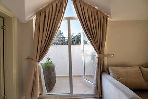 The PINEHILL Hotel & Suites