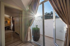 The PINEHILL Hotel & Suites