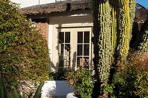 The PINEHILL Hotel & Suites