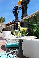 The PINEHILL Hotel & Suites