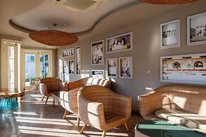 The PINEHILL Hotel & Suites