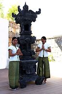 The PINEHILL Hotel & Suites