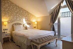 The PINEHILL Hotel & Suites