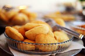 The PINEHILL Hotel & Suites