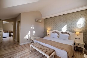 The PINEHILL Hotel & Suites