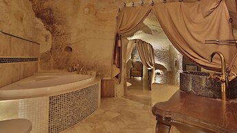 Golden Cave Suites