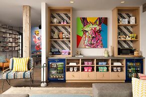 Moxy Santa Barbara