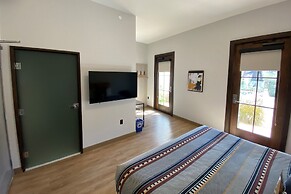 Moxy Santa Barbara