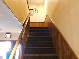 AmeriVu Inn and Suites