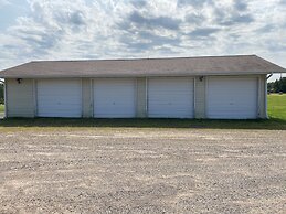 AmeriVu Inn and Suites