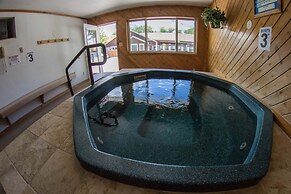 Stagecoach Inn & Suites