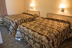 Stagecoach Inn & Suites