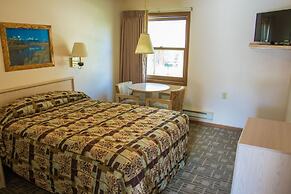 Stagecoach Inn & Suites
