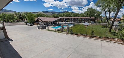 Stagecoach Inn & Suites