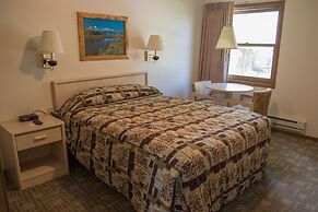 Stagecoach Inn & Suites