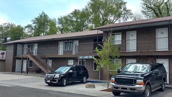 Stagecoach Inn & Suites