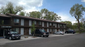 Stagecoach Inn & Suites