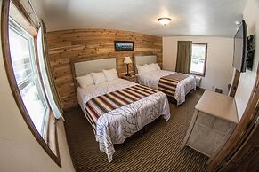 Stagecoach Inn & Suites