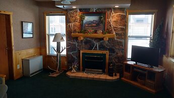 Stagecoach Inn & Suites