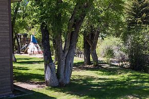 Stagecoach Inn & Suites