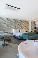 Hotel Black Tower Premium