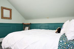 Stone Chalet B&B Inn and Event Center