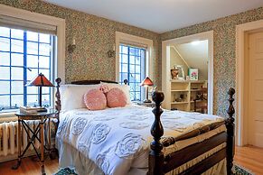 Stone Chalet B&B Inn and Event Center