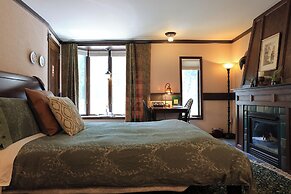 Stone Chalet B&B Inn and Event Center