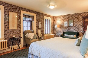 Stone Chalet B&B Inn and Event Center