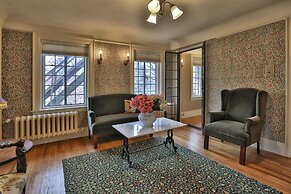 Stone Chalet B&B Inn and Event Center